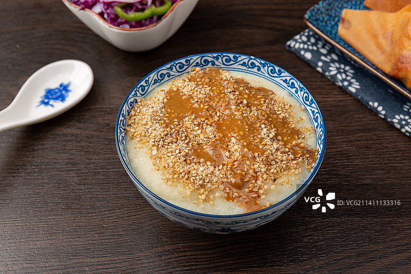 天津特色美食早餐：面茶（面糊）图片素材