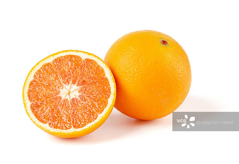 新鲜的赣南血橙在白色背景上图片素材