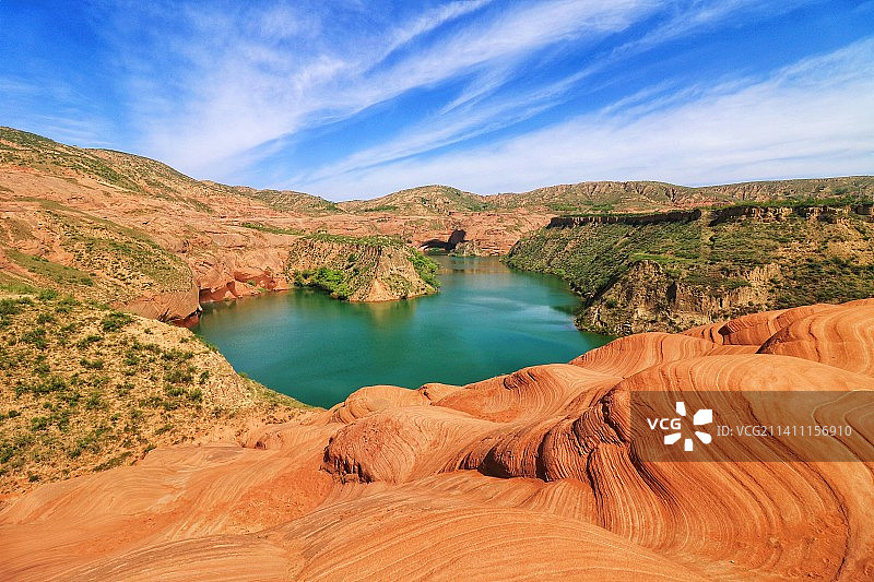 陕西榆林靖边丹霞地貌波浪谷图片素材