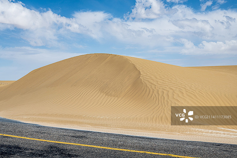 青海海西州芒崖市小沙漠2图片素材