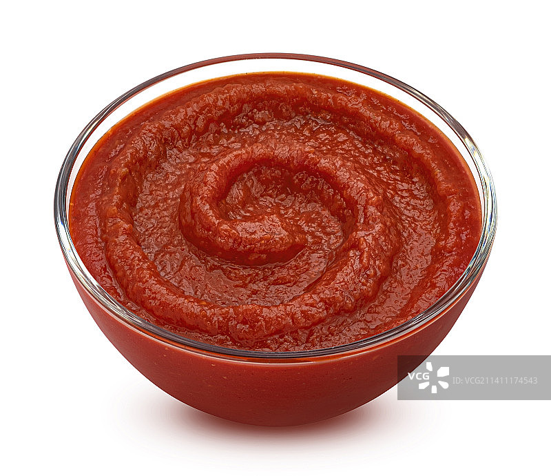 玻璃碗中的番茄酱，白色背景图片素材