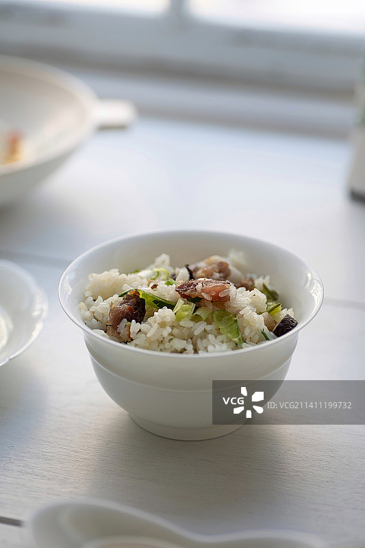 大雪腊肠饭白菜猪肉卷图片素材