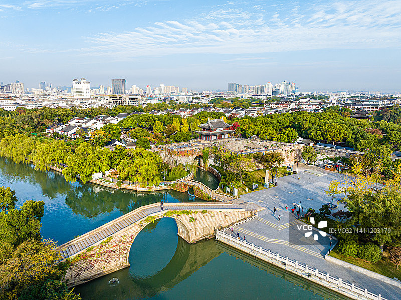 江苏苏州盘门景区秋季航拍图片素材