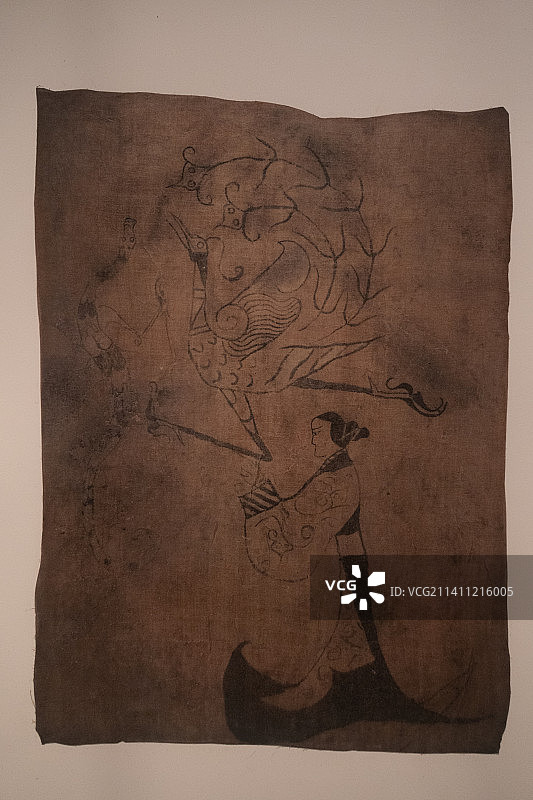 战国时期人物龙凤帛画复制品图片素材