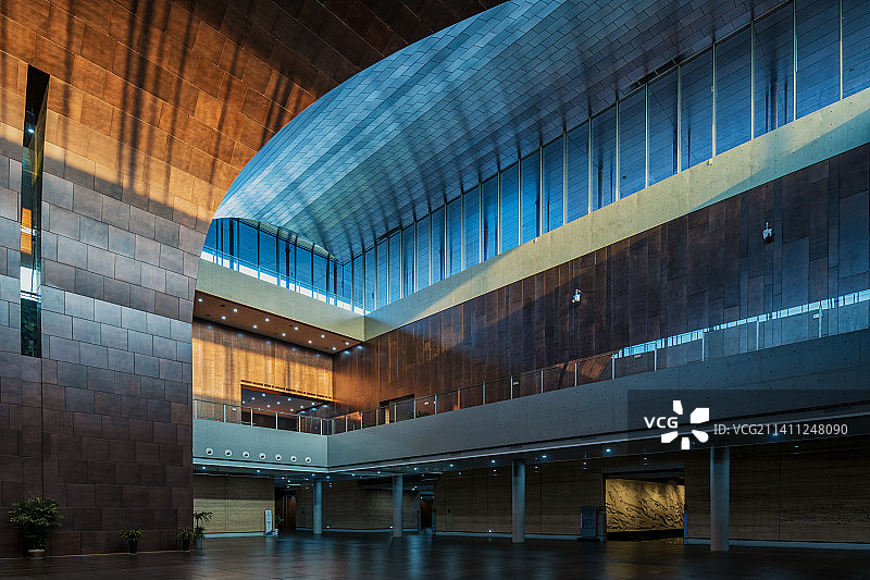 亚洲中国河南省洛阳市偃师市二里头夏都遗址博物馆内部结构光影图片素材