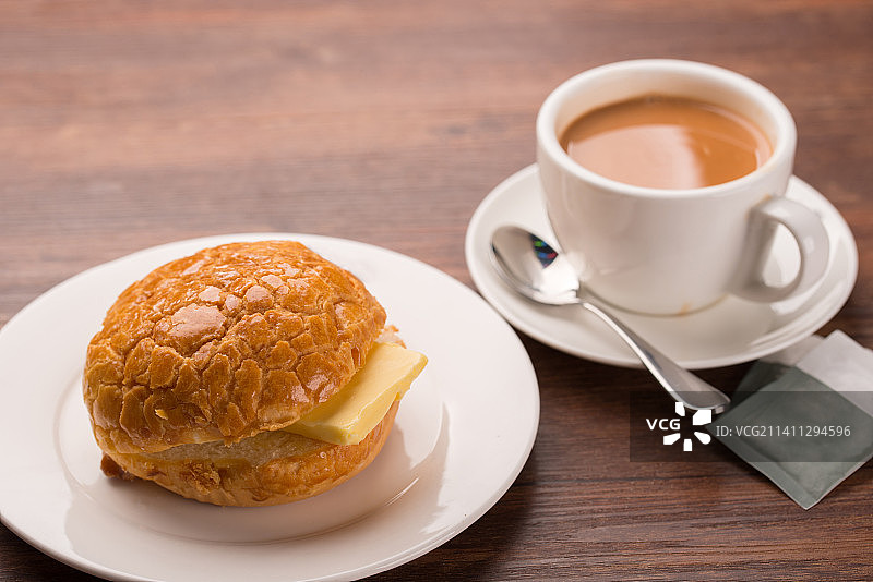 菠萝油配奶茶图片素材