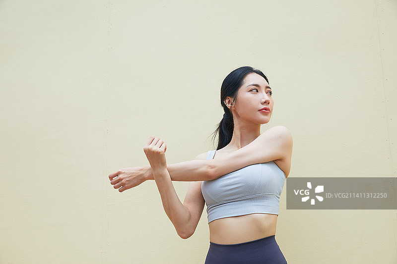 夏季紧身裤：纤细身姿，医疗美容，优美曲线，健康生活，时尚图片素材