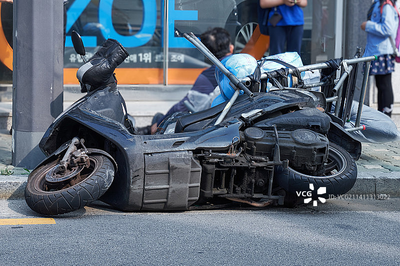 小巷、古物、复古、工人、交通事故、安全意识不足图片素材