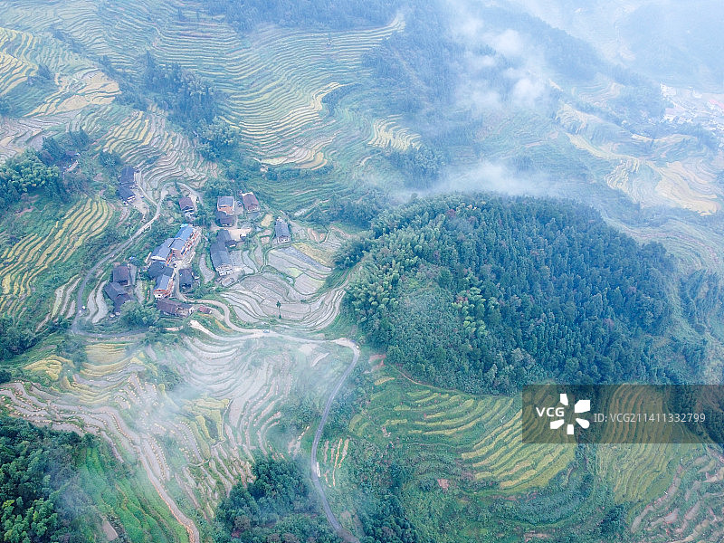 航拍湖南娄底新化紫鹊界梯田风光图片素材