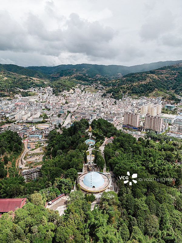 云南普洱墨江北回归线与墨江全景图片素材