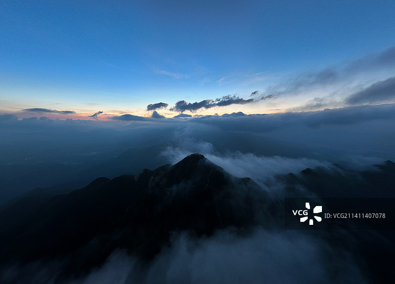 广东省汕尾市海丰县莲花山森林公园飞瓦寺莲花山顶观景平台航拍图片素材