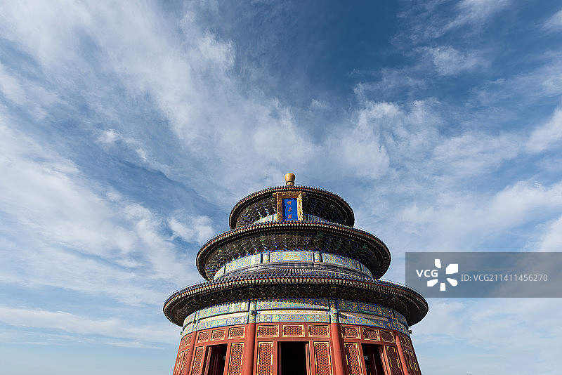蓝天白云天坛祈年殿近景图片素材