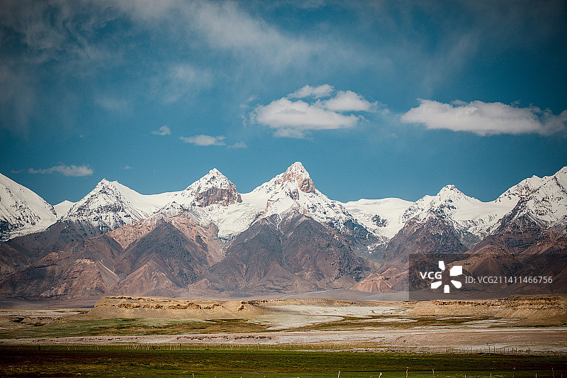 中国新疆克州木吉乡的风光图片素材