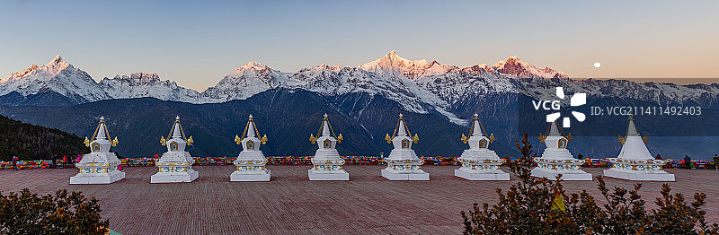 梅里雪山日出图片素材