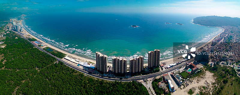 航拍惠州双月湾度假区蓝色海洋海滩航拍图片素材