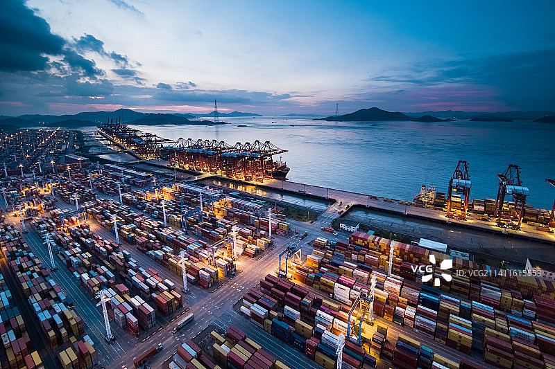 俯瞰集装箱码头港口图片素材