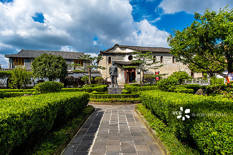 云南腾冲和顺古镇艾思奇故居建筑花园图片素材