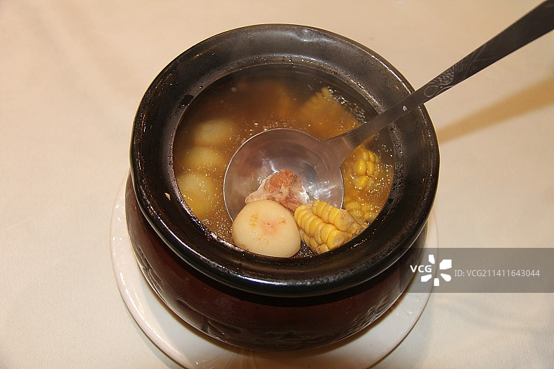 江西南昌美食：山药玉米排骨汤（瓦罐汤）图片素材