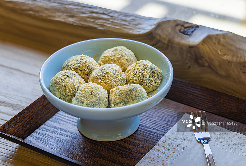 中国吉林延边朝鲜族特色美食打糕图片素材