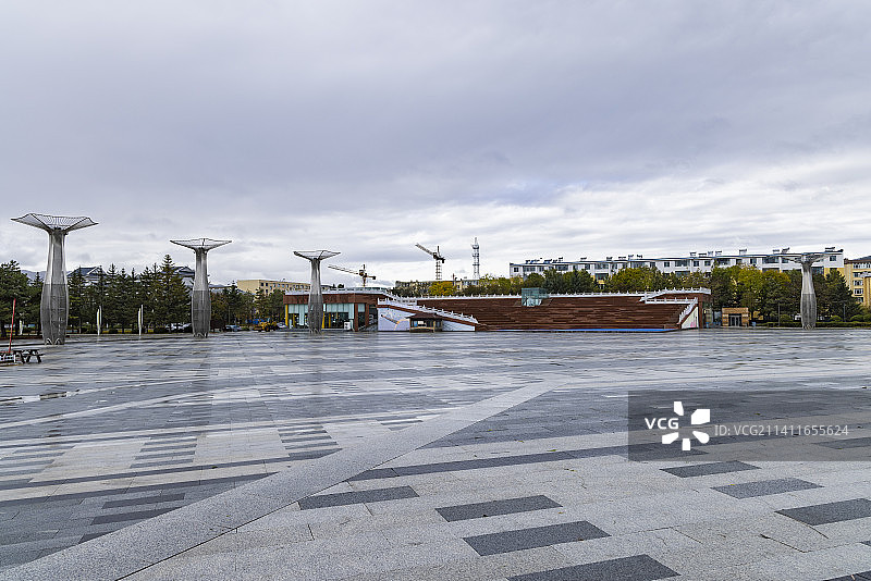 吉林省延边图们市图们江广场雨天景观图片素材
