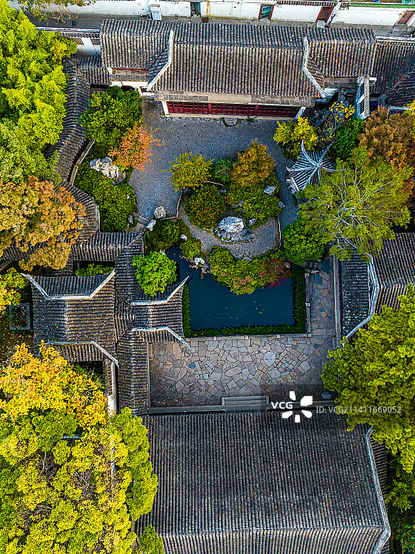 江苏苏州留园秋季航拍图片素材