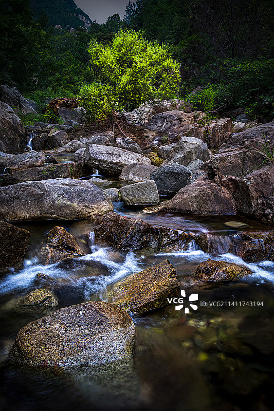 泰山溪流图片素材