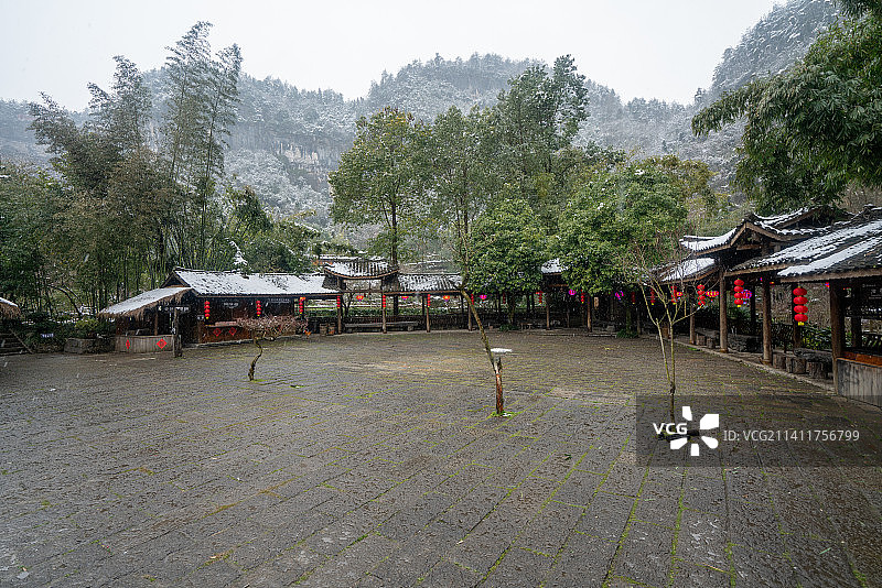 酉阳桃花源雪景图片素材