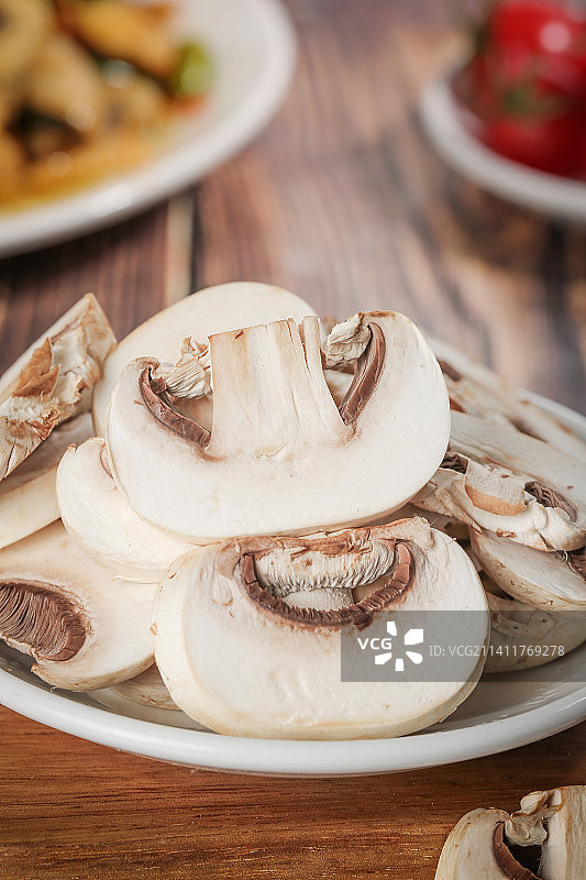 深底上的口蘑图片素材