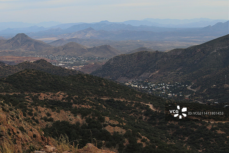 美国亚利桑那州比斯比的天空下的高角度景观图片素材