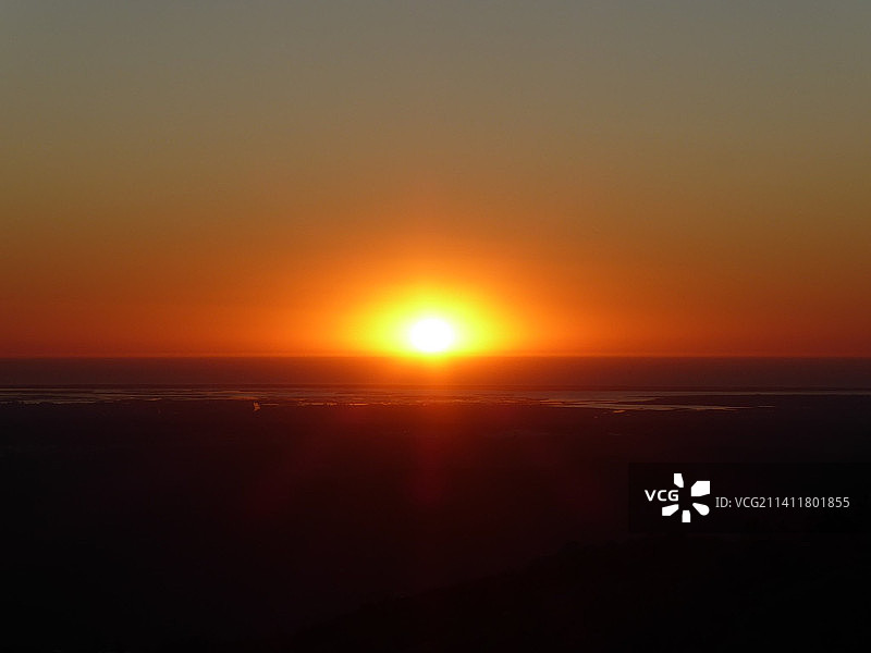 葡萄牙阿格达海上日落美景图片素材