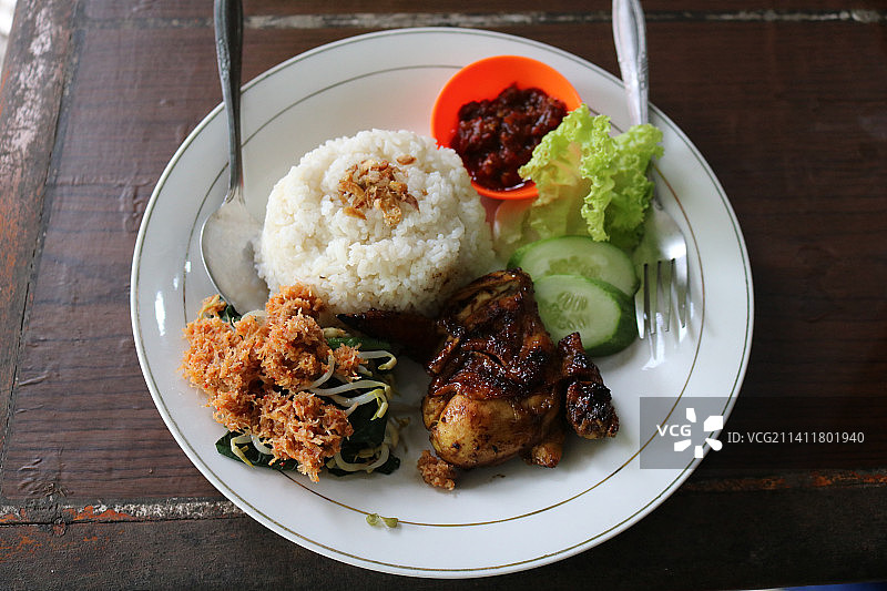 餐盘美食（高角度拍摄，印度尼西亚）图片素材