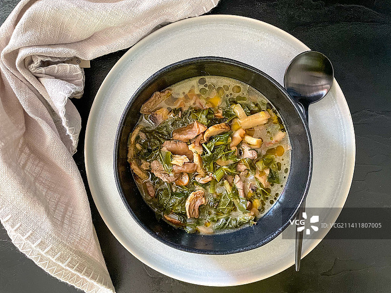 希腊菠菜蘑菇汤图片素材