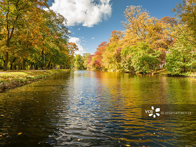 美国比得哥什运河秋日鸟瞰图图片素材