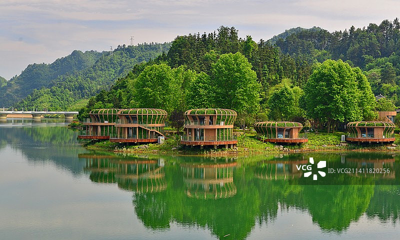 贵州黔南，都匀绿化博览园，夏天园林景观，青山绿水图片素材
