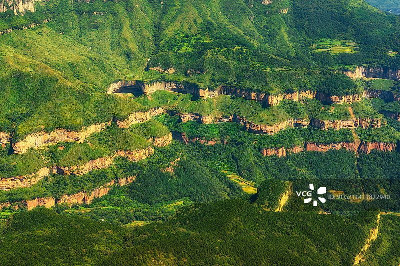 南太行河南省安阳市林州市（太行大峡谷）太行山夏季岩层地质结构户外风光高视角图片素材