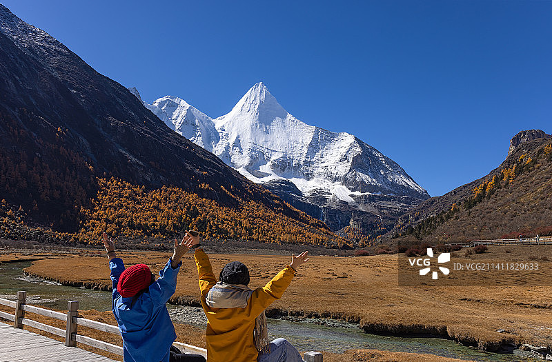 稻城亚丁我们来了图片素材