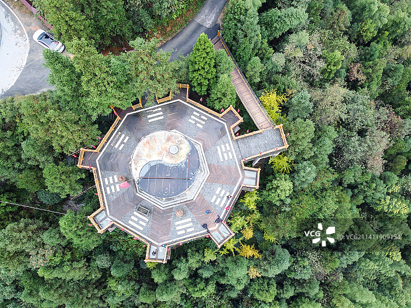 中国湖南省娄底市新化县紫鹊界梯田八卦村观景台图片素材