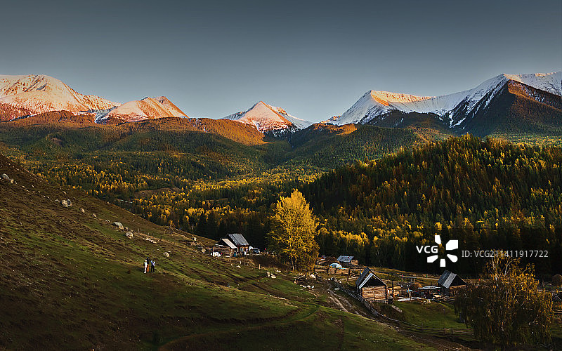 落日余晖 — 摄于禾木村图片素材