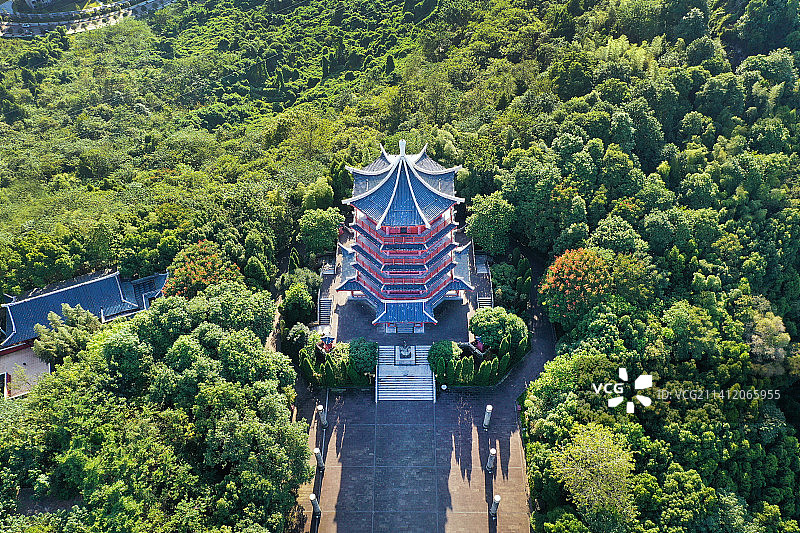 四川省南充市西山风景区开汉楼和顺庆区城市风景航拍图片素材