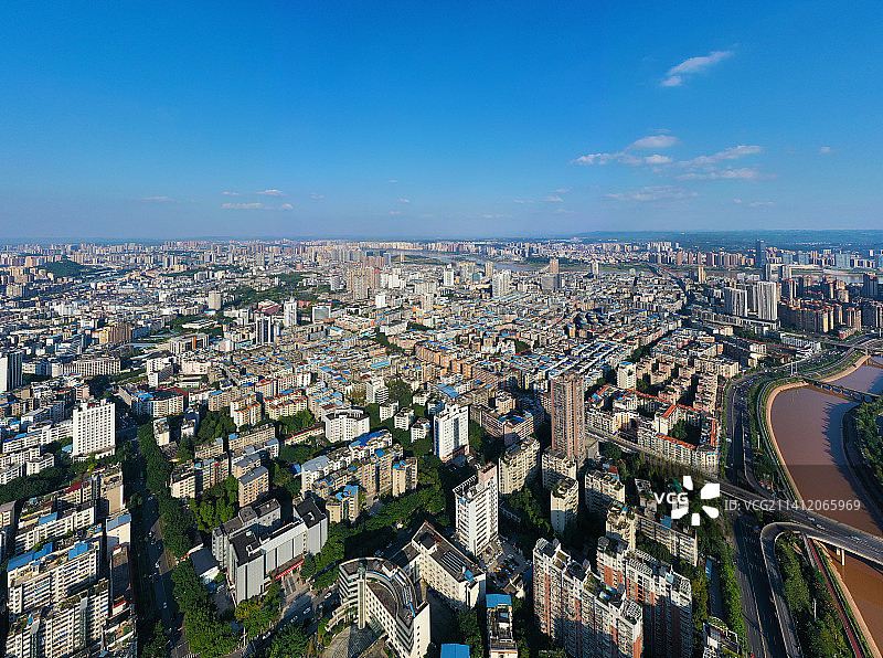 四川省南充市西山风景区开汉楼和顺庆区城市风景航拍图片素材