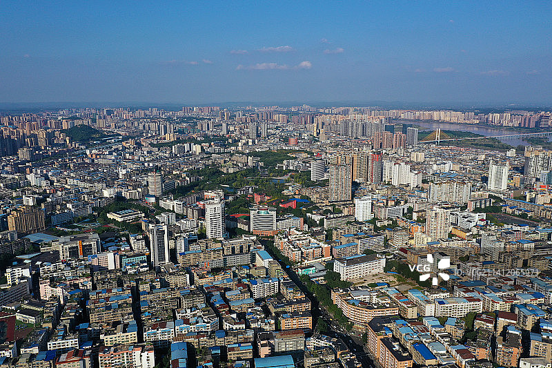 四川省南充市西山风景区开汉楼和顺庆区城市风景航拍图片素材