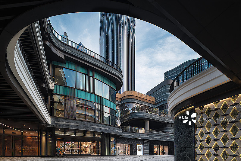 中国上海浦东前滩太古里图片素材