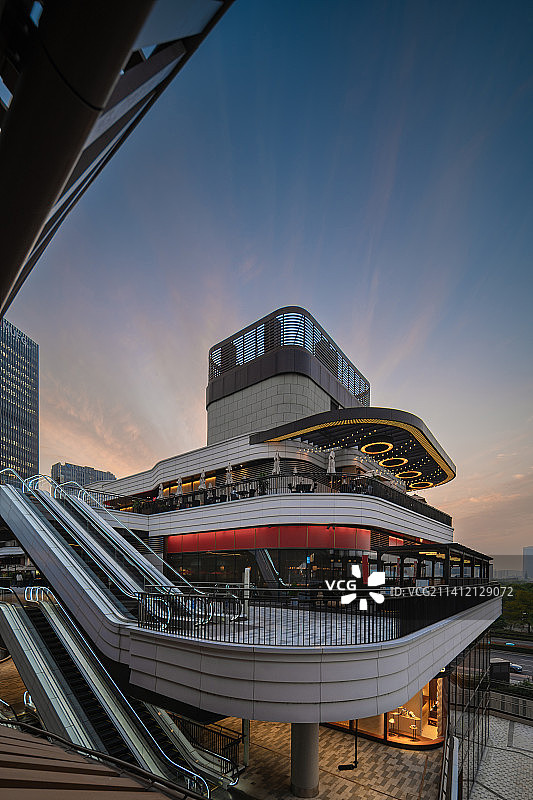 中国上海浦东前滩太古里图片素材