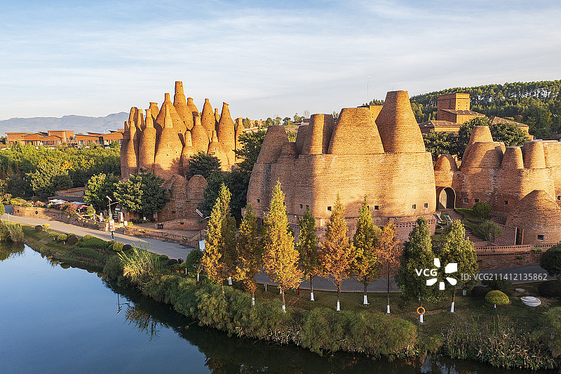 云南红河弥勒市东风韵景区航拍图片素材