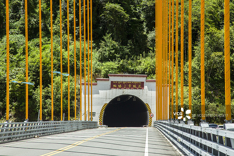 川藏南线318 通麦 迫龙沟特大桥图片素材