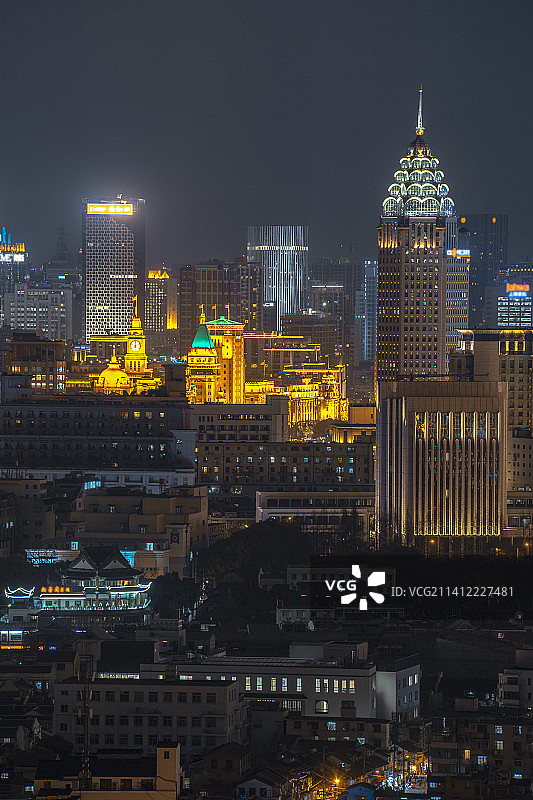 中国上海市黄浦区外滩夜景图片素材