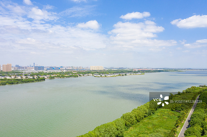 航拍苏州阳澄湖湖畔自然风光图片素材