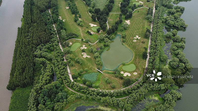 河畔高尔夫图片素材