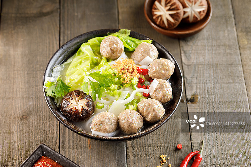 潮汕牛肉丸粿条汤图片素材