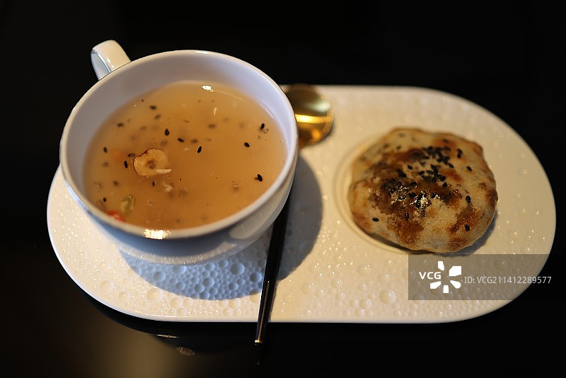 中国菜：手工干菜饼配坚果藕粉图片素材